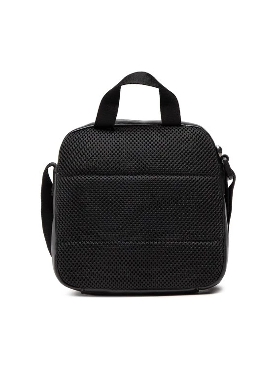 Calvin Klein Jeans Sacoche Monogram Soft Camera Bagi7 K50K509834 Noir 6 Calvin Klein Jeans Sacoche Monogram Soft Camera Bagi7 K50K509834 Noir – Image 4