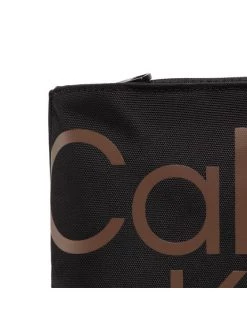 Calvin Klein Jeans Sacoche Sport Essentials Flatpack18 Aop K50K509825 Noir -France Sacs banane et sacoches hommes Soldes Boutique calvin klein jeans sacoche sport essentials flatpack18 aop k50k509825 noir 1