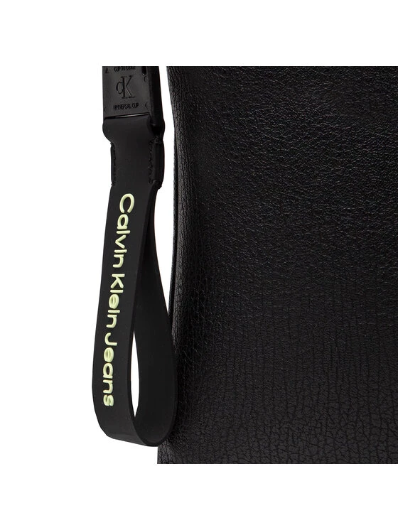 Calvin Klein Jeans Sacoche Tagged Flatpack 18 K50K509287 Noir 5 Calvin Klein Jeans Sacoche Tagged Flatpack 18 K50K509287 Noir – Image 3