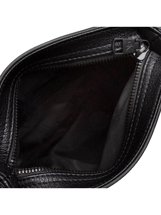 Calvin Klein Jeans Sacoche Tagged Flatpack 18 K50K509287 Noir 7 Calvin Klein Jeans Sacoche Tagged Flatpack 18 K50K509287 Noir – Image 5