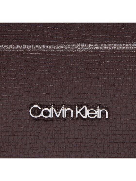 Calvin Klein Sacoche Minimalism Cube Reporter K50K509558 Marron 4 Calvin Klein Sacoche Minimalism Cube Reporter K50K509558 Marron – Image 2