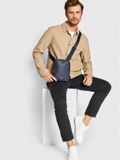 Lacoste Sacoche NH3639SQ Bleu marine -France Sacs banane et sacoches hommes Soldes Boutique lacoste sacoche nh3639sq bleu marine 4